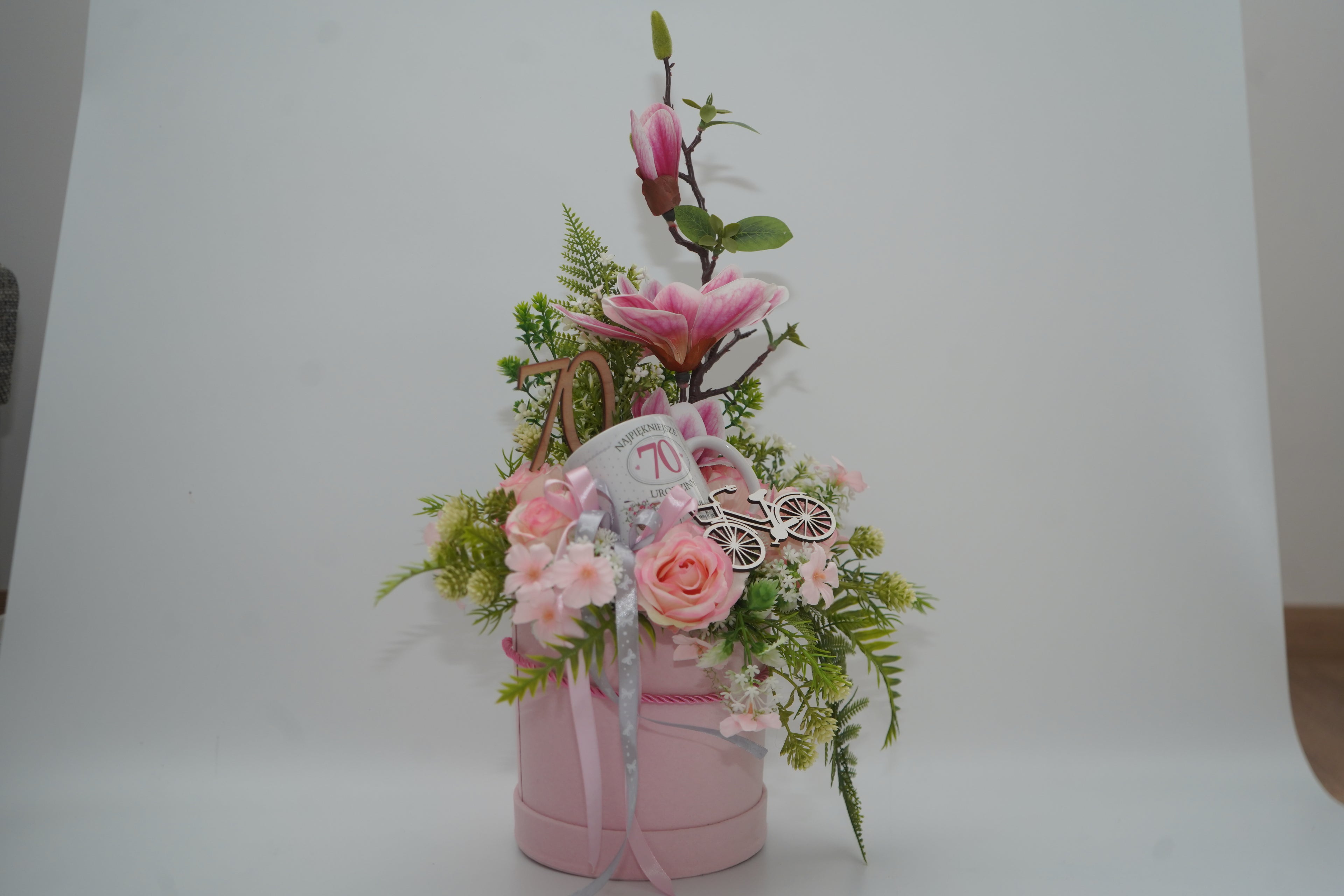 Elegancki Flower Box na 70. Urodziny z Kubkiem