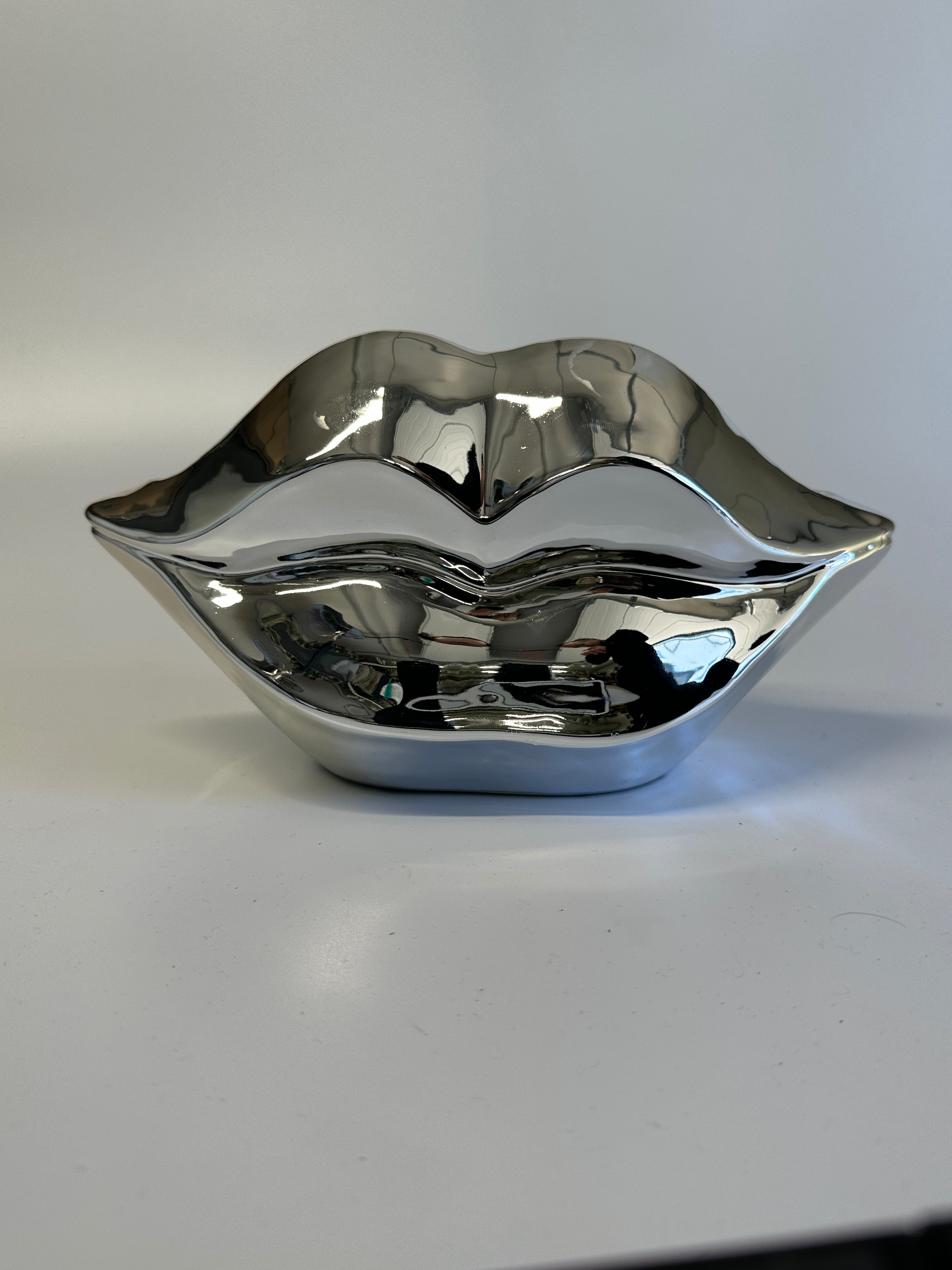 Ceramiczna figurka ust