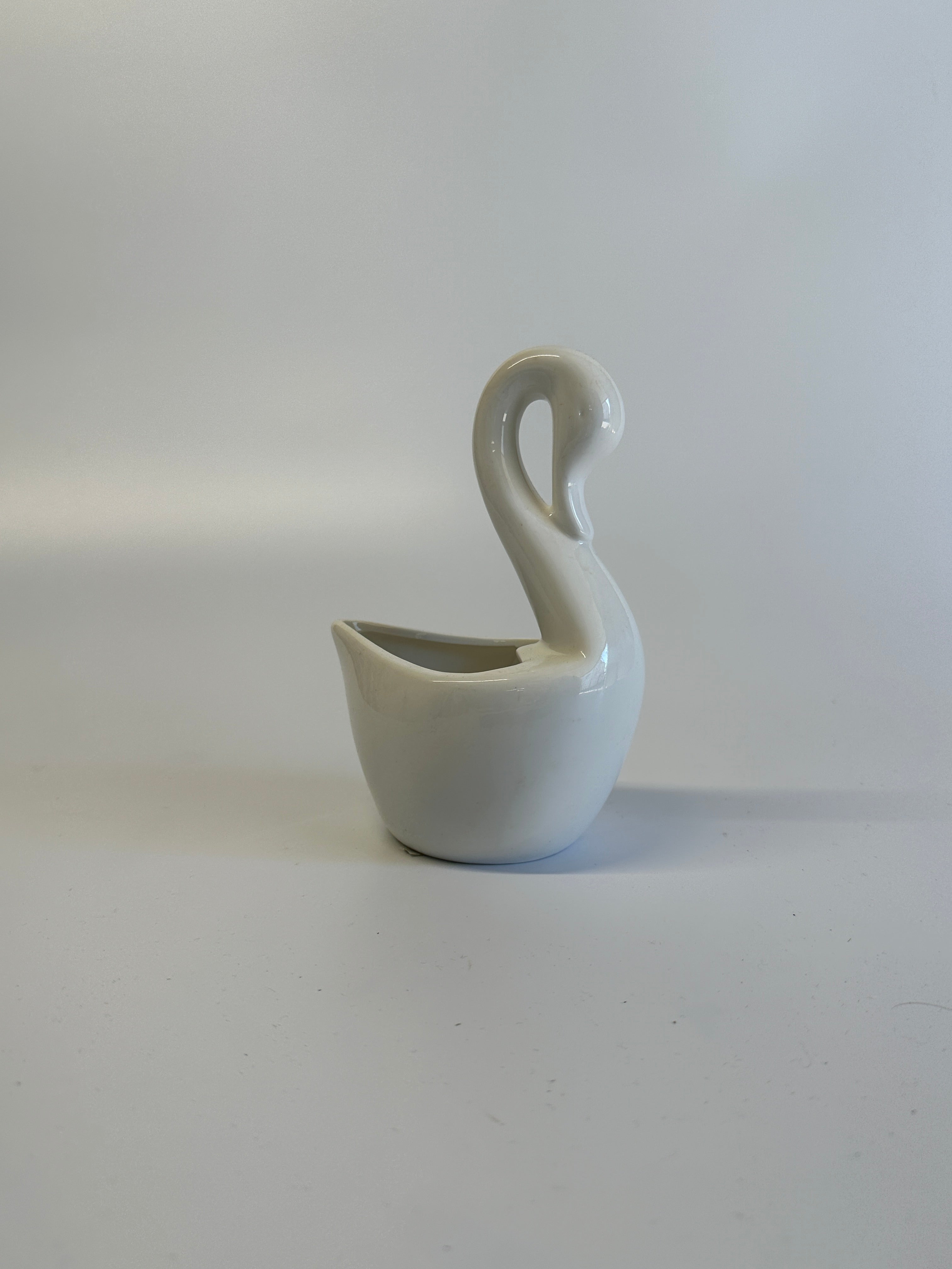 Ceramiczna figurka łabędzia