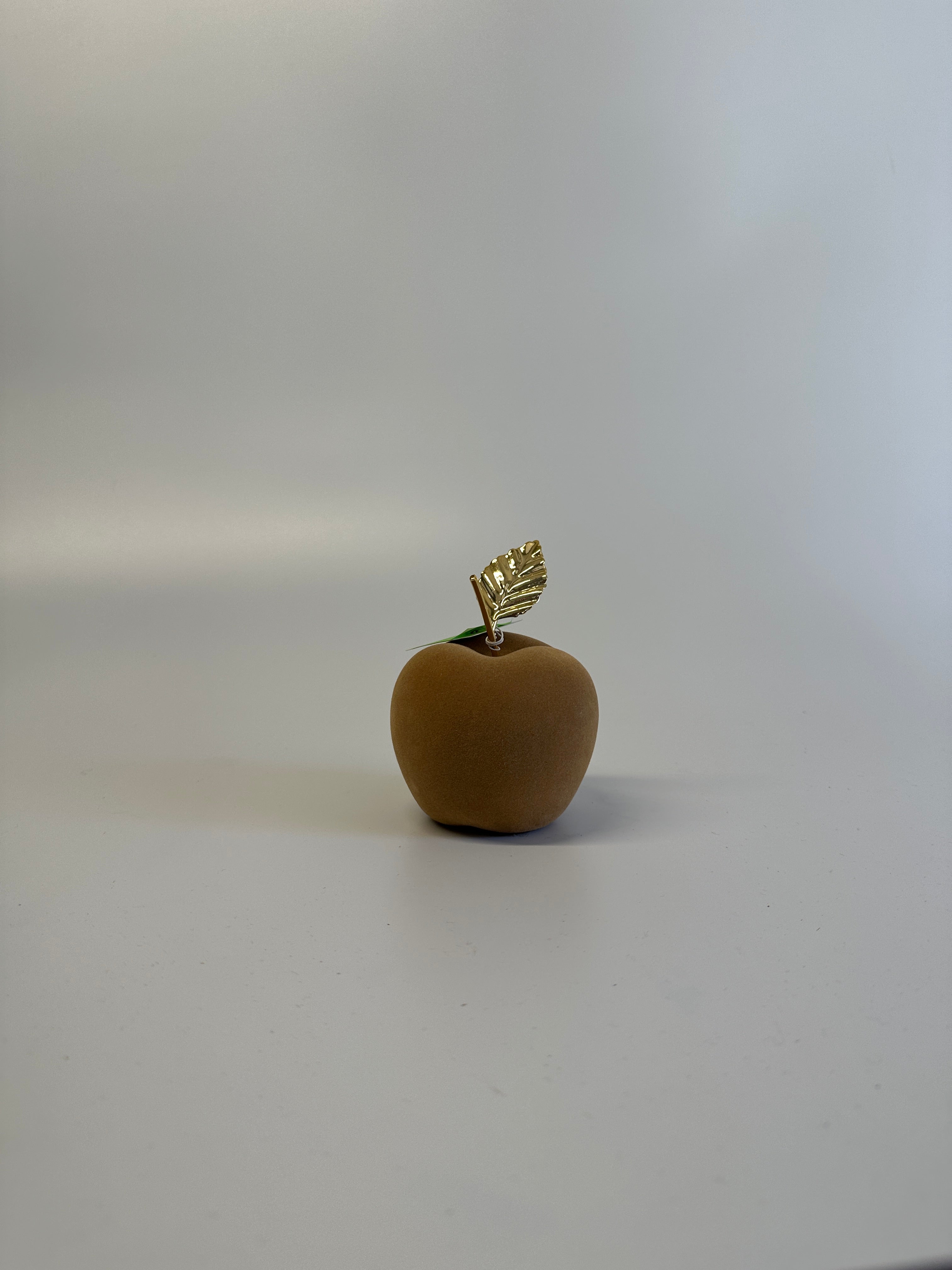 Welurowa figurka jabłka